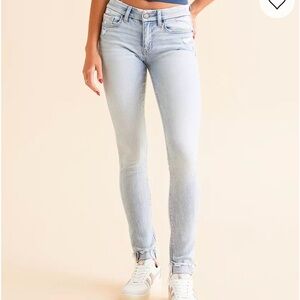 Stella Mid-Rise Skinny Stretch Jean BKE. Size 24x30